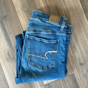 Dark wash American Eagle size 8 regular high rise jegging